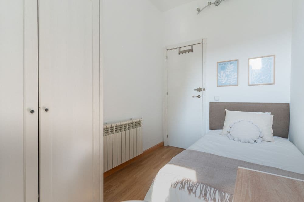 Private room in Madrid photo 4