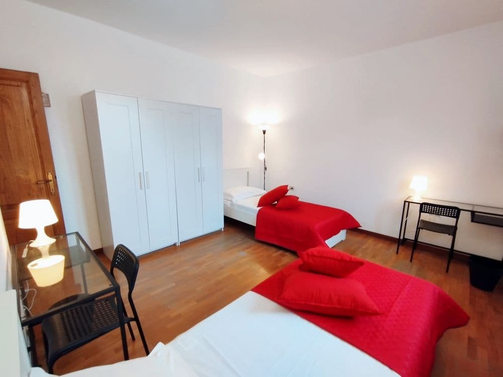 Shared room in Florence